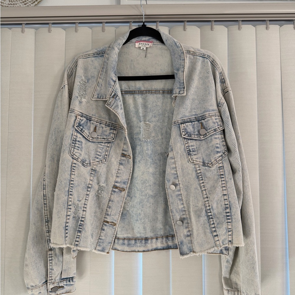 ANDREE BY UNIT Light Blue Distressed Jean Jacket